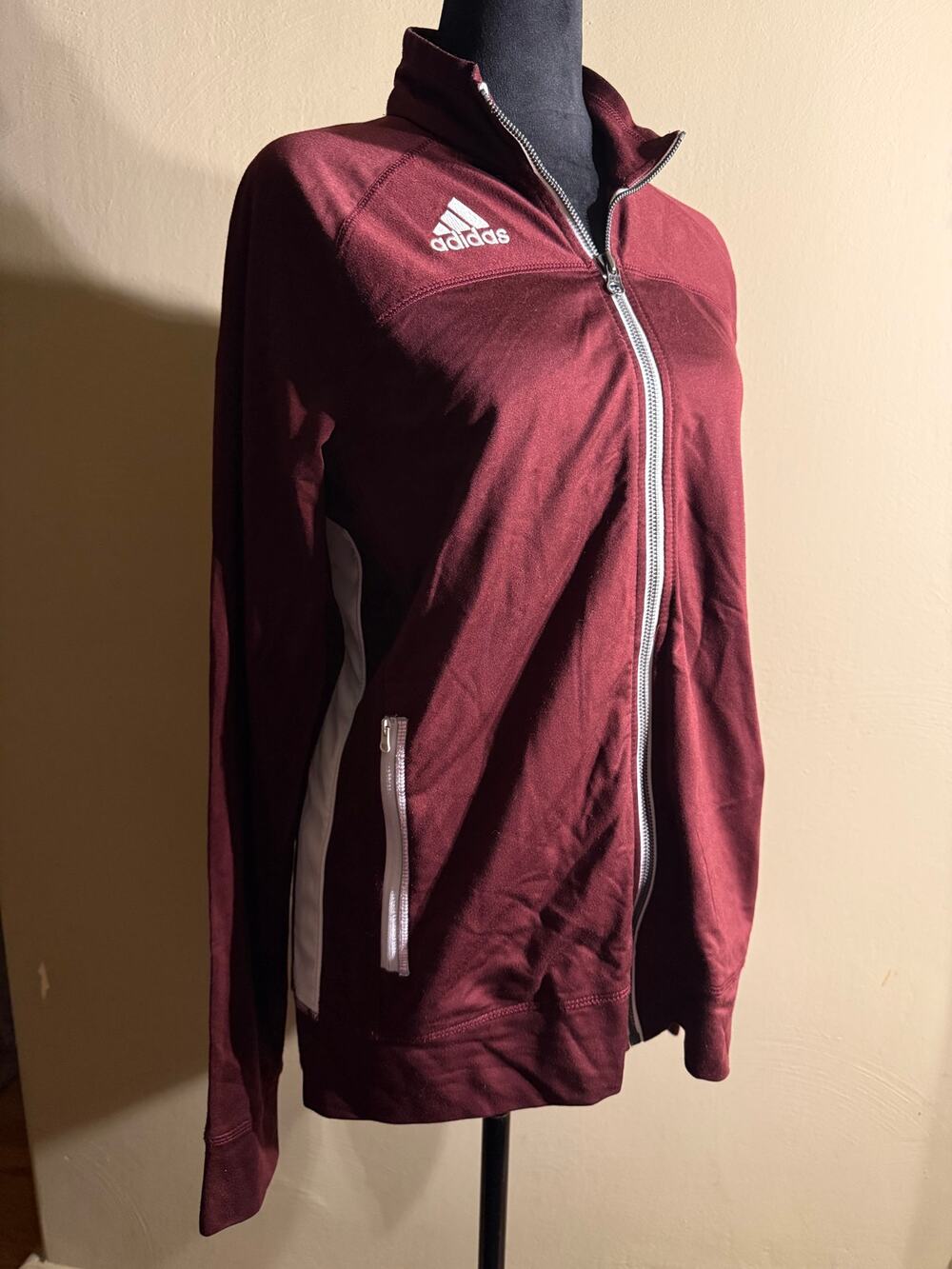 Adidas Women's Size Medium Track Jacket has zip pockets